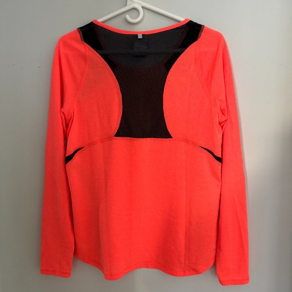 Nike Dri-Fit Running Crewneck - Picture 2 of 3